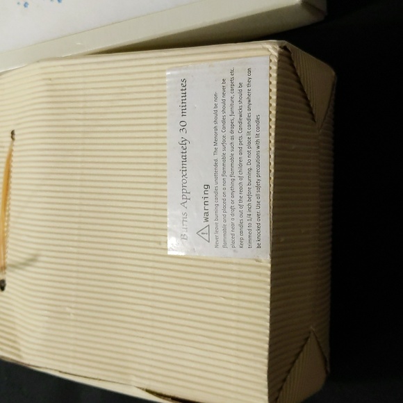 45 Tri Colored Chanukah Beeswax Candles & UNICEF Cards - Picture 3 of 6